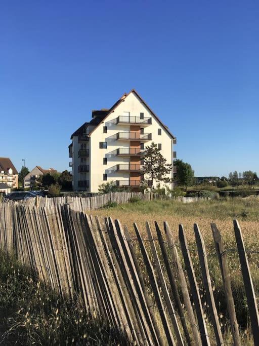 Cabourg-La Mer A Vos Pieds Et La Thalasso A 50 M Exterior foto